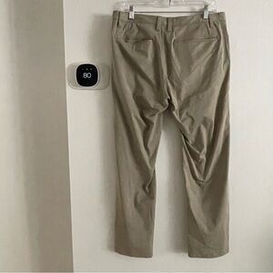 Rhone Men's Tan Pants size 33